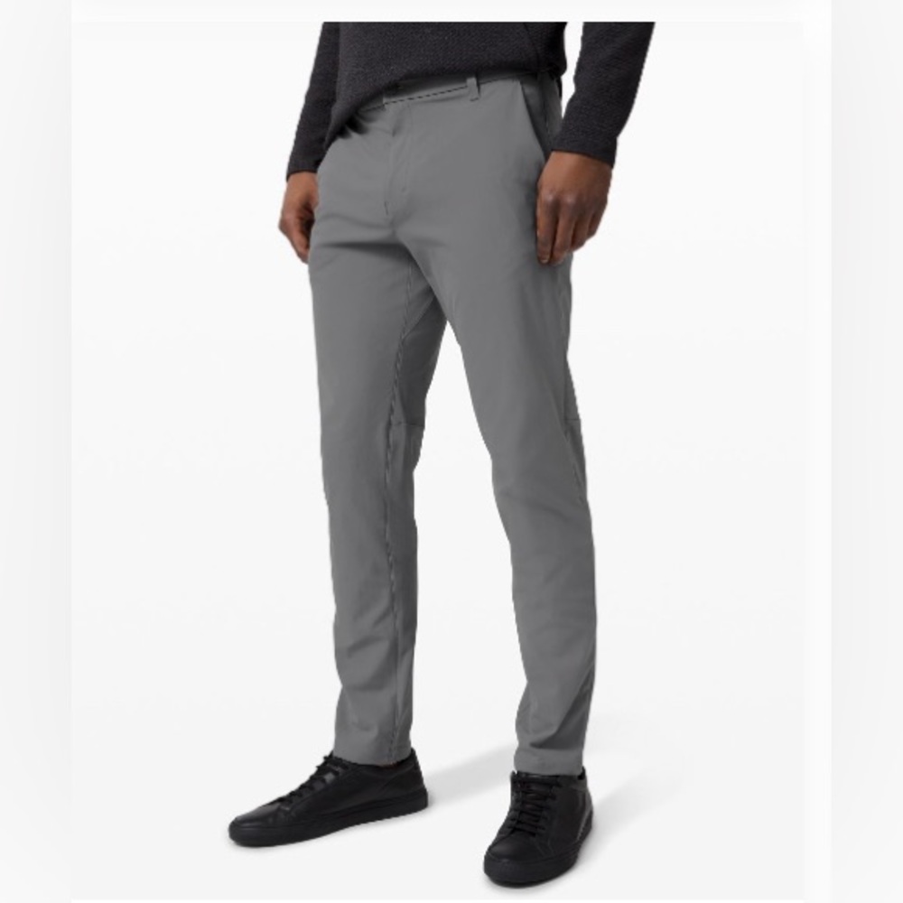 Lululemon men’s commission pant classic. 33 inch waist, 30 inch length